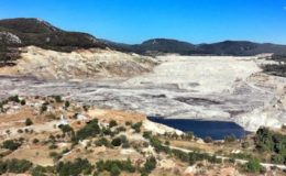 Turizm cenneti delik deşik