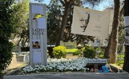 Sadri Alışık kabri başında anıldı