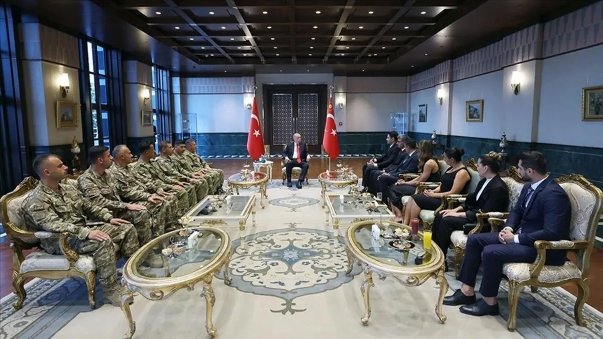 Başkan Erdoğan, olimpiyat sporcuları ve askerleri Külliye’de kabul etti