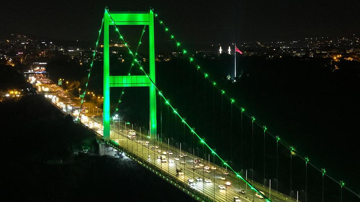 İstanbul’un köprüleri yeşile büründü
