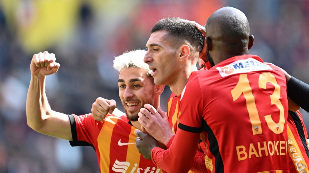 Kayserispor, Başakşehir’e 3 attı