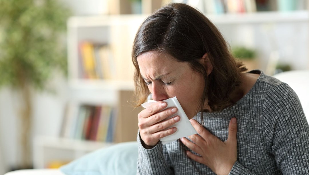 1 ay süren öksürüğü ciddiye almadı, hayatı altüst oldu: 24 yaşındaki genç kadın kanser çıktı